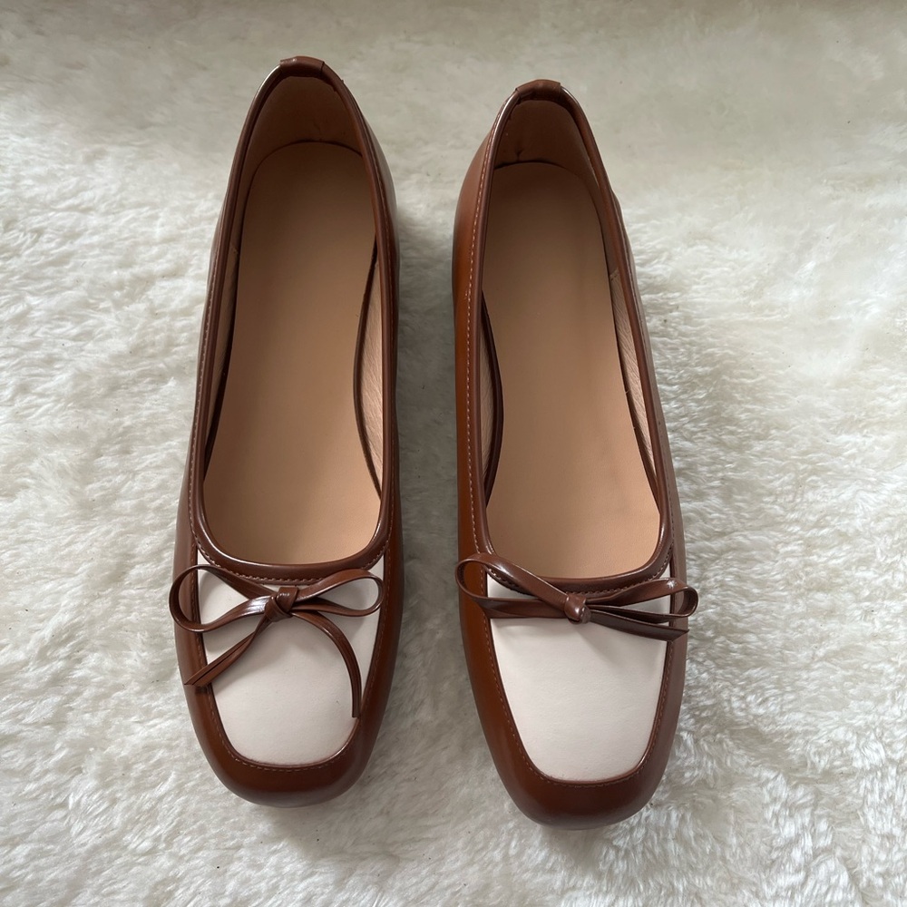 Elegant Brown and Cream Women's Flats